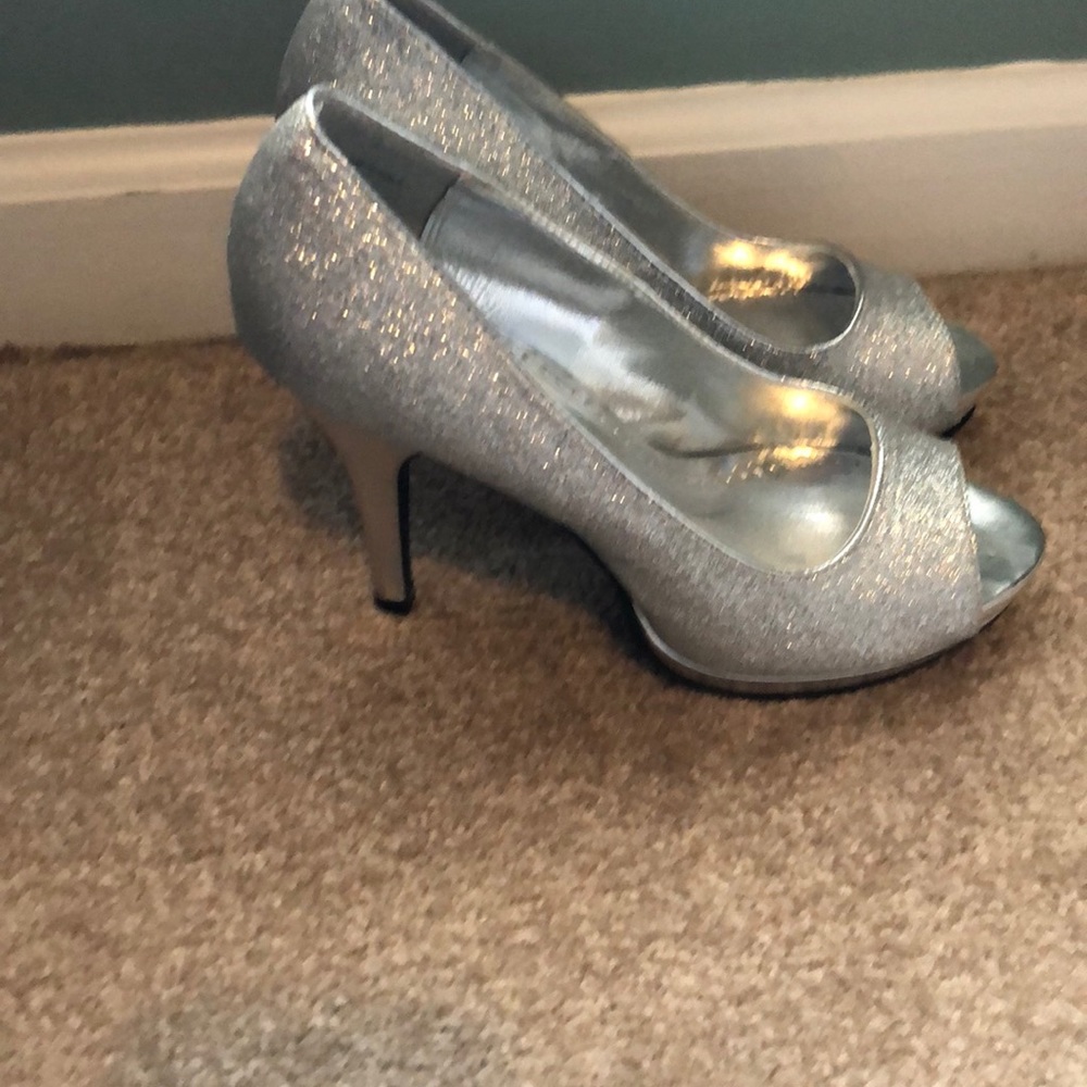 Silver Heels by Rampage - Picture 2 of 2